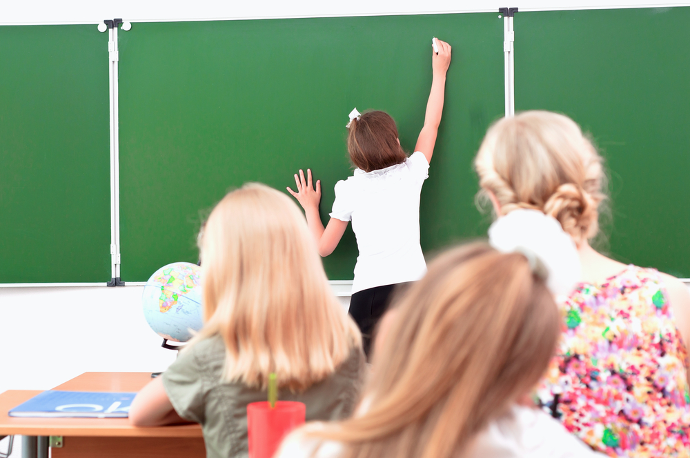 Asbestos risk to teaching staff and children in more than 5,000 primary schools
